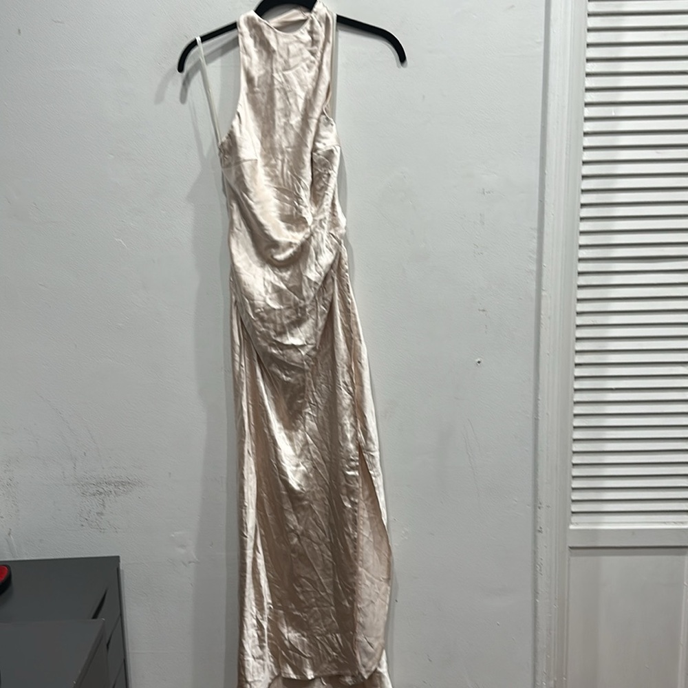 HELLO MOLLY HALTER TWIST BACK Midi DRESS off white satin front slit size 2 NWT - Picture 4 of 11